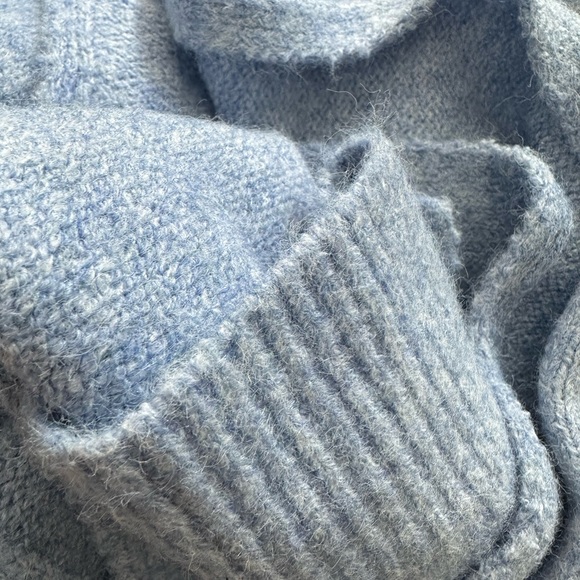 RW&CO scarf and hat - Picture 4 of 5